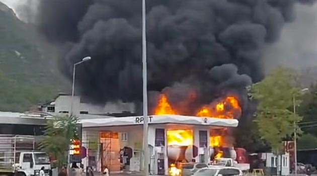 Denizli'de akaryakıt istasyonunda yangın çıktı