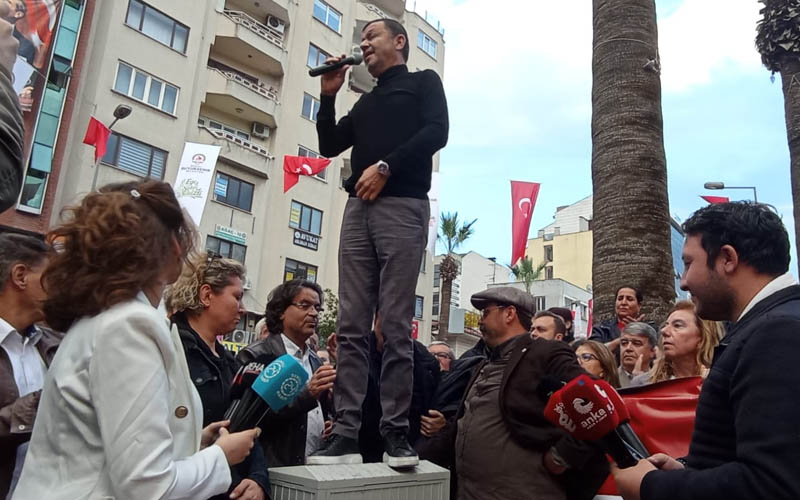 Çavuşoğlu, Telekom panosu üzerinden konuştu: Çuvallarla BELTAŞ dosyası verdim