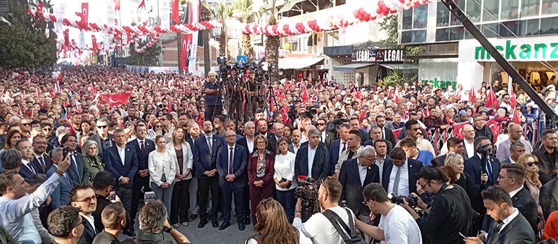 Denizli Büyükşehir Belediyesi toplu açılış ve temel atma töreni Yeni Parti Genel Başkanı Özgür Özel'in de katılımıyla yapıldı
