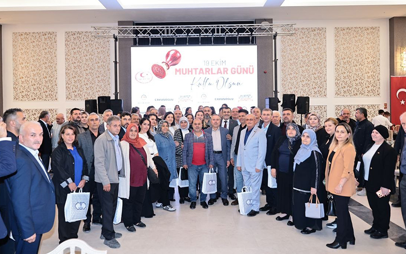 Çavuşoğlu, muhtarlarla yemekte buluştu