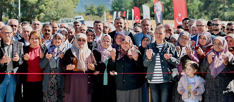 Denizli'nin Kale ilçesinde yapımı tamamlanan Çamlarca-Gülbağlık yolu ulaşıma açıldı