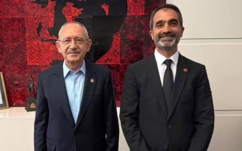 Ayhan Oran, 6 gün önce istifa ettiği CHP İl Başkanlığına geri döndü