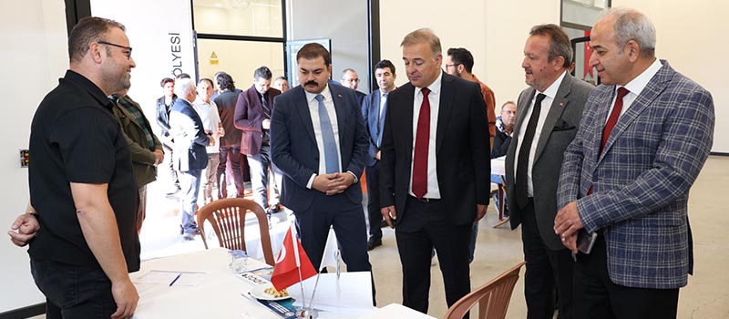 Denizli OSB ve İSKUR Denizli İl müdürlüğü iş birliğiyle iş arayanlar için toplu iş görüşmesi gerçekleştirildi