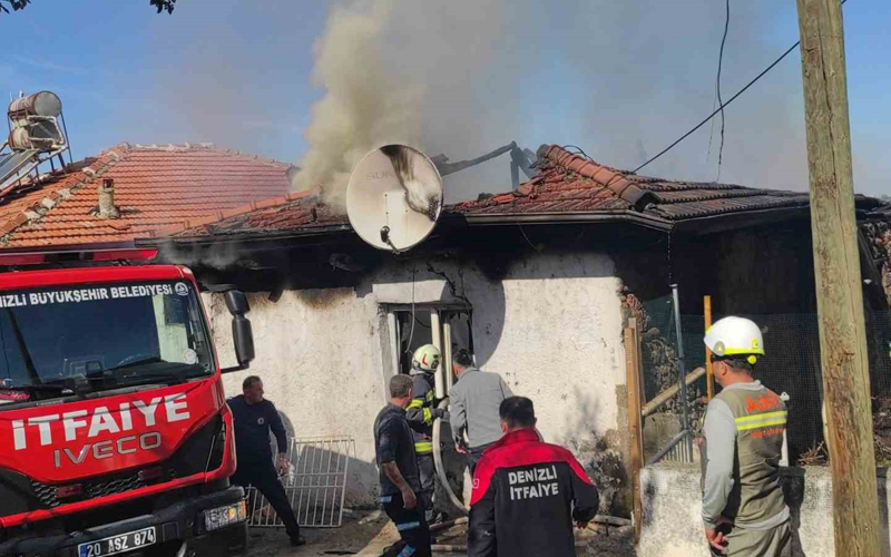 Alevler evi kullanılamaz hale getirdi