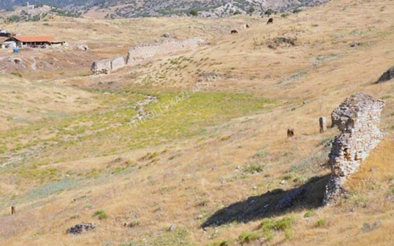 Tripolis Antik Kenti’nin surları 1. grup yapı olarak tescillendi