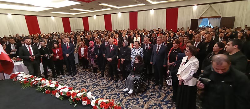 Denizli'de Vali Yavuz Selim Köşger, Cumhuriyet Bayramı dolayısıyla resepsiyon verdi
