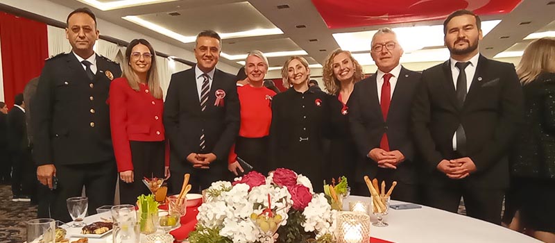 Denizli'de Vali Yavuz Selim Köşger, Cumhuriyet Bayramı dolayısıyla resepsiyon verdi