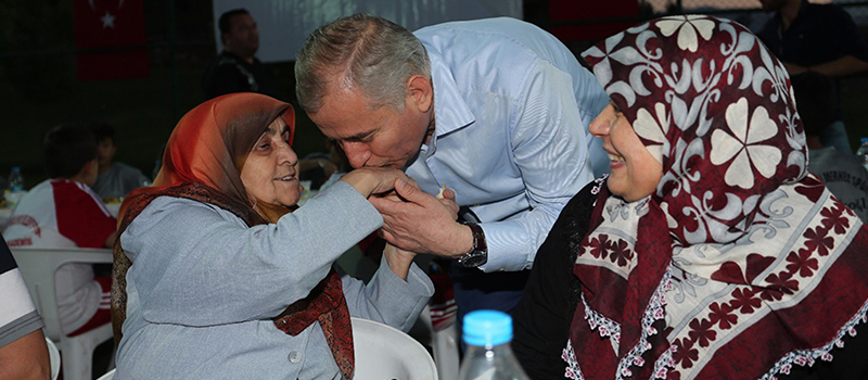 Denizli Büyükşehir yüzbinleri aynı sofrada buluşturdu 