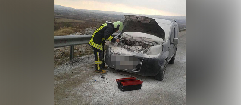 Serinhisar ve Acıpayam’da araç yangınları