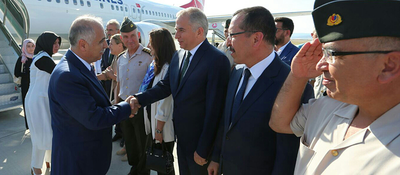 Denizli valiliğine atanan Karahan göreve başladı