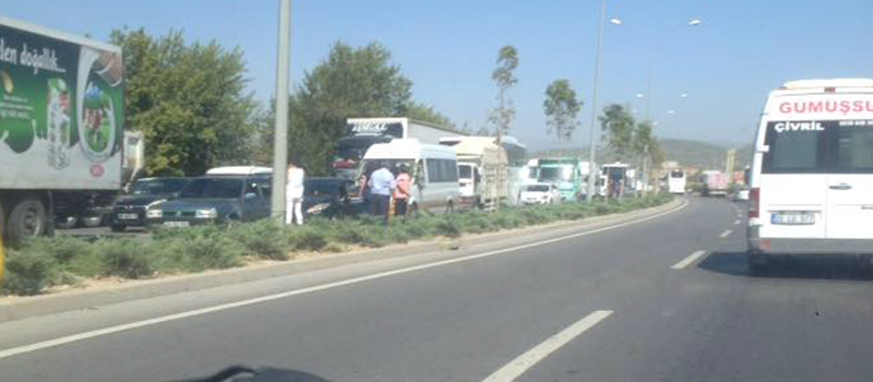 Denizli’de fındık yüklü TIR alev alev yandı