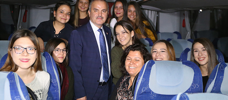 Pamukkale Belediyesi'nden üniversite adayı gençlere İstanbul turu