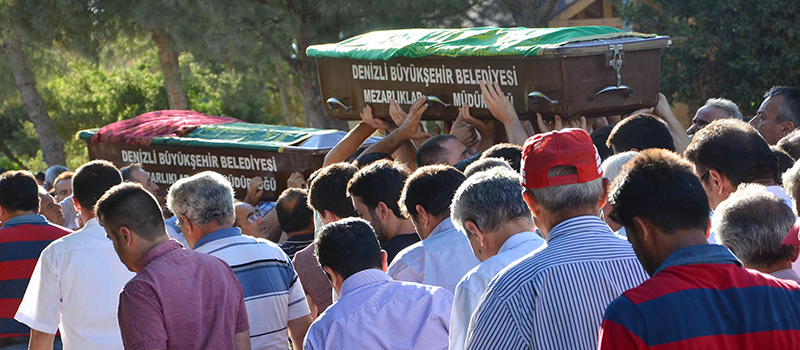 Denizli’deki tanker faciasının kurbanı 2 kardeş toprağa verildi