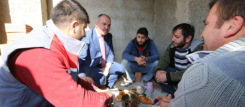 Gürlesin’den çat kapı ziyaretler