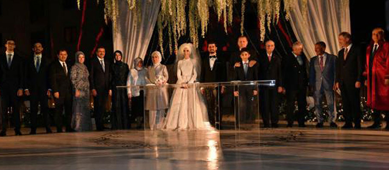 Zeybekci’nin kızının düğününde nikah şahitleri devlet protokolü