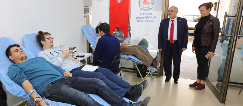 DESKİ personelinden Kızılay’a kan bağışı
